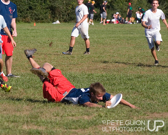 Sunday Round 1 Action -- 2011 Hucks off the Hilltop