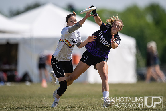 Highlights from pool play USAU DI College Championships at Memorial Stadium