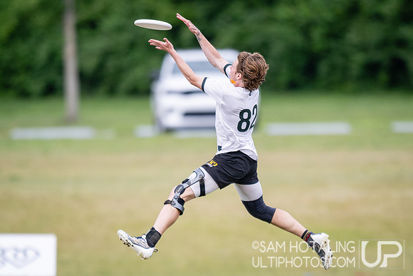 Pittsburgh En Sabah Nur vs Vermont Chill in quarterfinals at USAU DI College Nationals