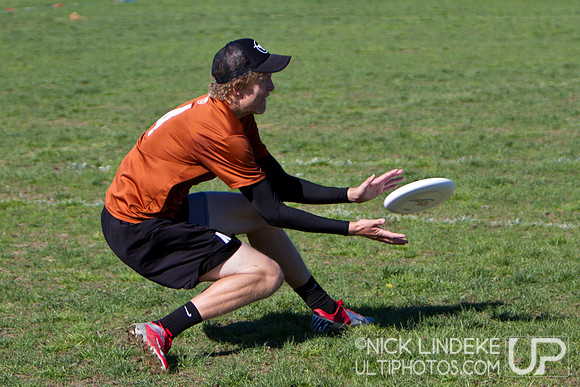 Friday Pool Play - Round 1 - 2013 D-I College Champs