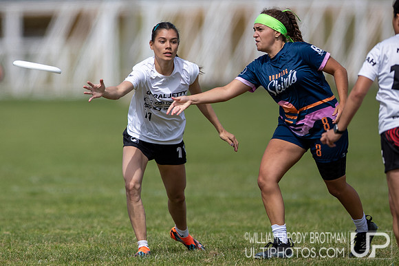 Day 1 of the USA Ultimate D-I College Championships