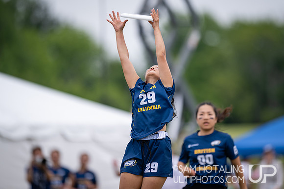 Highlights from quarterfinals during USAU DI College Championships at Heritage Oak Park