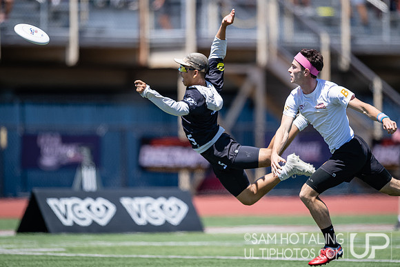 Highlights from finals during USAU DI College Championships at Kings Stadium