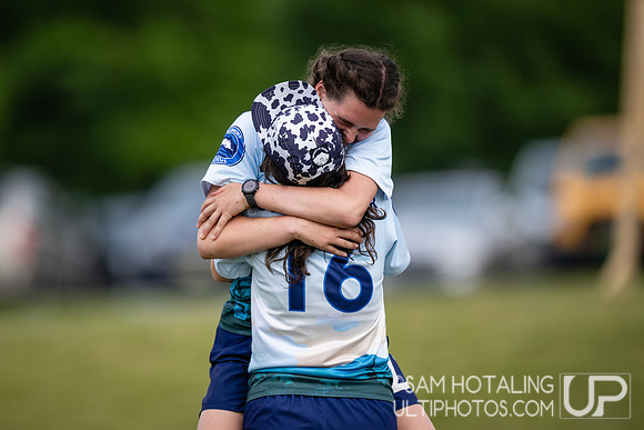 Highlights from quarterfinals during USAU DI College Championships at Heritage Oak Park
