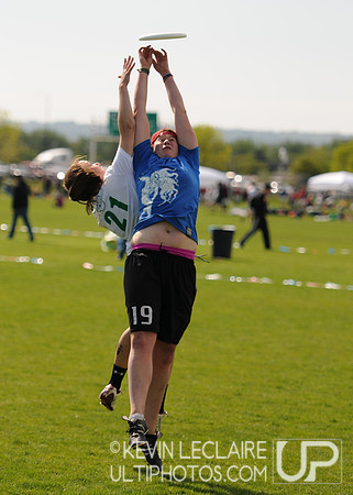 Saturday Photo Highlights Preview -- 2011 USAU College Championships