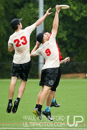 Action from USAU College Division 1 Nationals