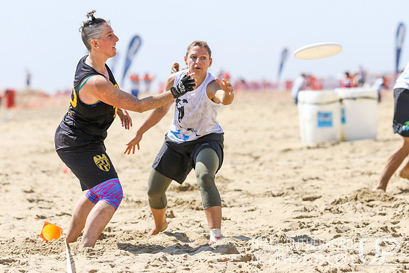 Action from 2016 USAU Beach Nationals