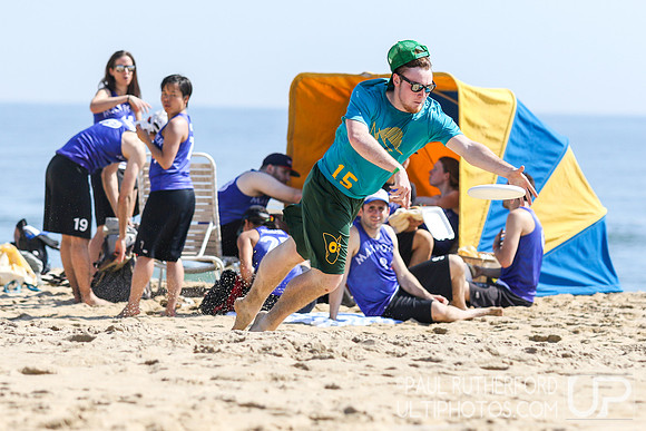 Action from 2016 USAU Beach Nationals