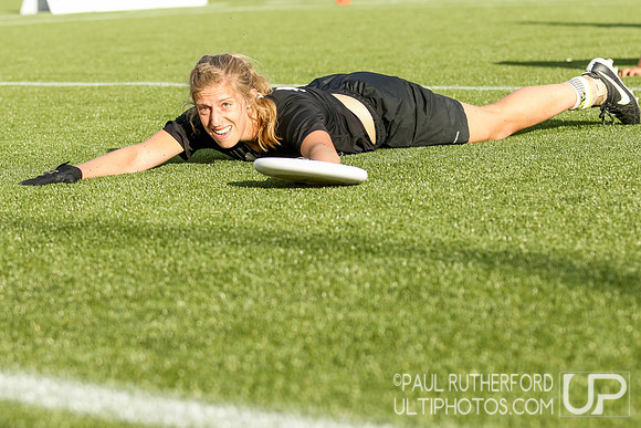 Action from USAU College Division 1 Nationals