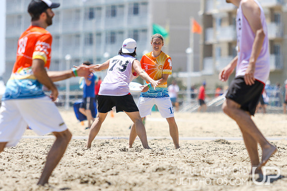 Action from 2016 USAU Beach Nationals
