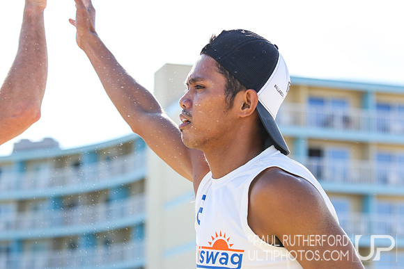 Action from 2016 USAU Beach Nationals