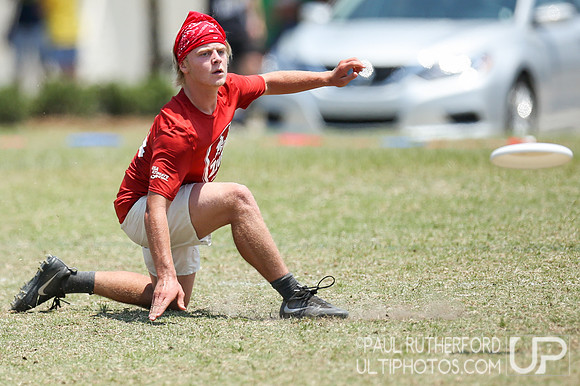 Action from USAU College Division 1 Nationals