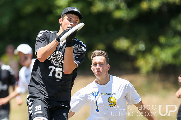 Action from USAU College Division 1 Nationals