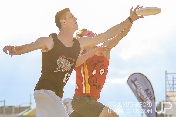 Action from 2016 USAU Beach Nationals