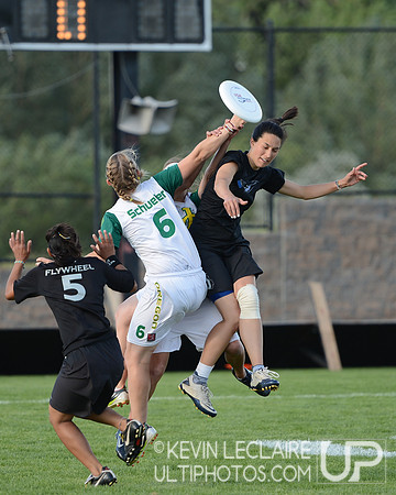 2012 USAU D-I College Championships Sunday Action