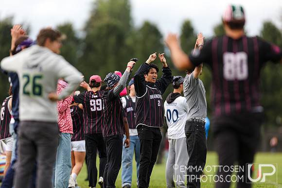 Saturday full coverage from USAU D-IIII College Championships, Pool Play Round 1: Claremont vs Richmond