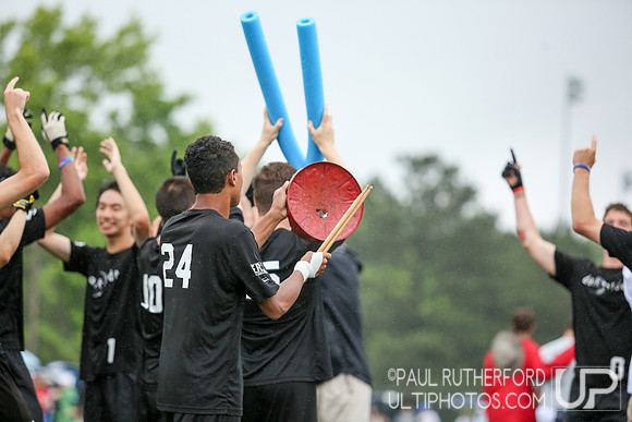 Action from USAU College Division 1 Nationals