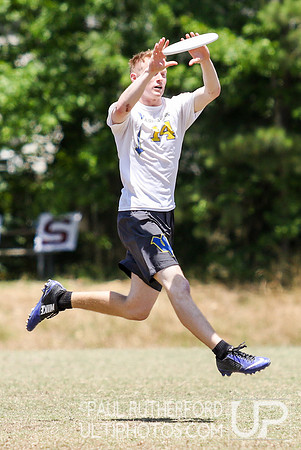 Action from USAU College Division 1 Nationals