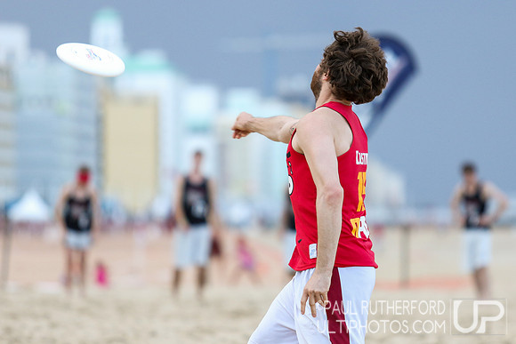 Action from 2016 USAU Beach Nationals