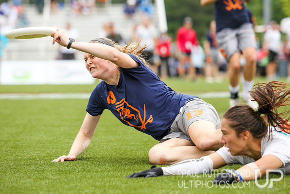 Action from USAU College Division 1 Nationals