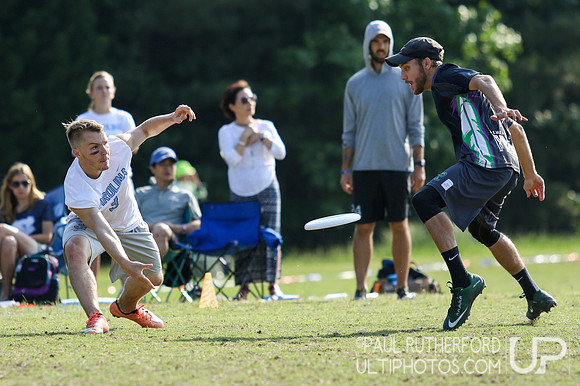 Action from USAU College Division 1 Nationals