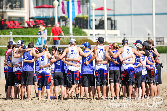 Action from 2016 USAU Beach Nationals