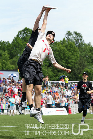 Action from USAU College Division 1 Nationals