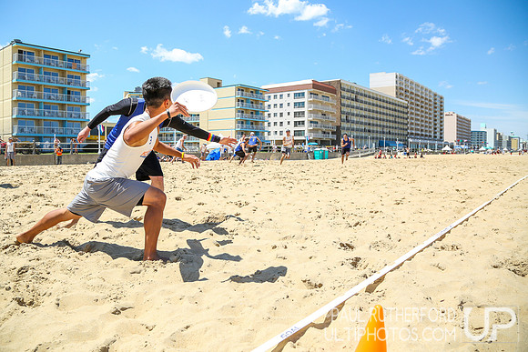 Action from 2016 USAU Beach Nationals