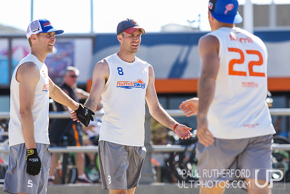 Action from 2016 USAU Beach Nationals