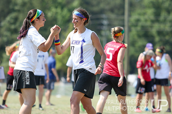 Action from USAU College Division 1 Nationals