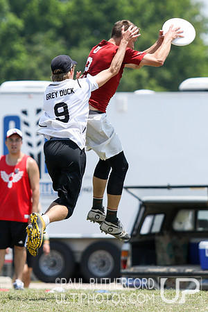 Action from USAU College Division 1 Nationals