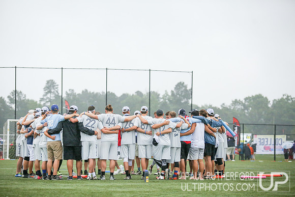 Action from USAU College Division 1 Nationals