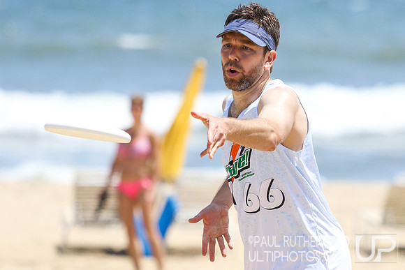 Action from 2016 USAU Beach Nationals