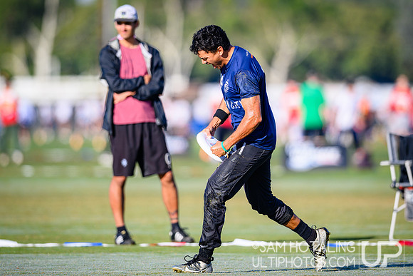 PoNY vs Revolver in men’s semifinals during Club Championships at Surf Cup Sports Park