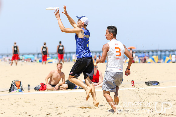 Action from 2016 USAU Beach Nationals