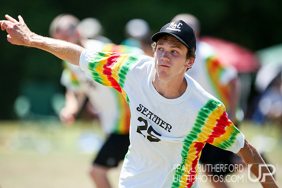 Action from USAU College Division 1 Nationals