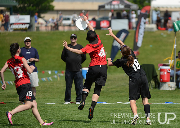 2012 USAU D-I College Championships Saturday Action