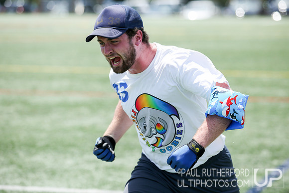 Action from USAU College Division 1 Nationals