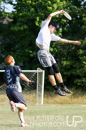Action from USAU College Division 1 Nationals