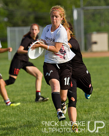 2014 USAU D-I College Champs Saturday Action