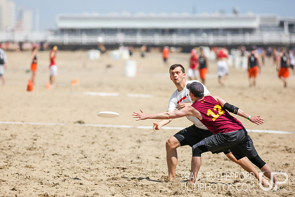 Action from 2016 USAU Beach Nationals