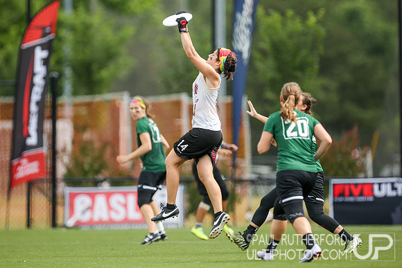 Action from USAU College Division 1 Nationals