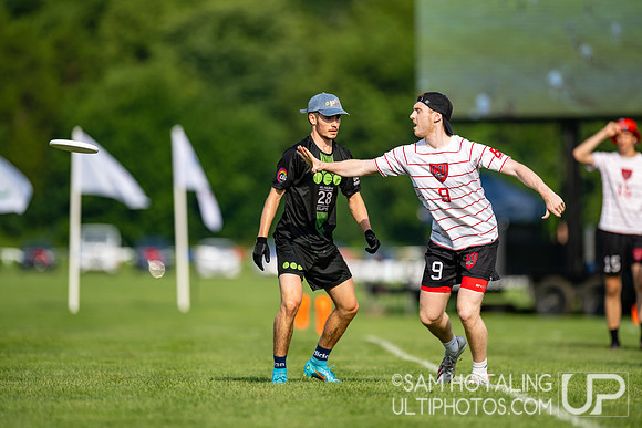 Clapham Ultimate vs Melbourne Ellipsis in pool play at World Ultimate Club Championships