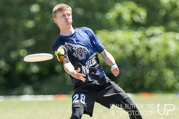 Action from USAU College Division 1 Nationals