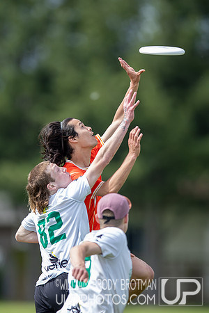 Day 1 of the USA Ultimate D-I College Championships
