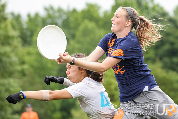 Action from USAU College Division 1 Nationals