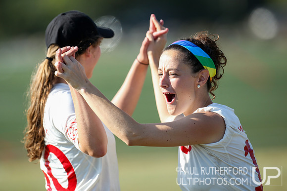 Action from USAU College Division 1 Nationals