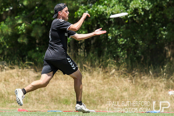 Action from USAU College Division 1 Nationals