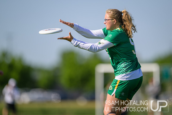 Edina vs Four Rivers Otters in prequarters at High School National Invite