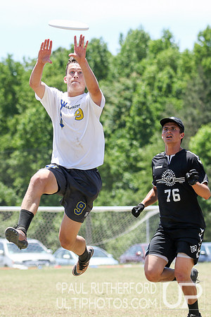 Action from USAU College Division 1 Nationals